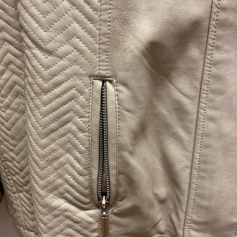 Ladies Jacket - Picture 3 of 4
